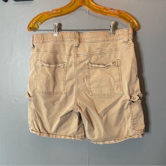 American Eagle low rise baggy shorts with drawstring Tan Cargo Shorts size 8 - Picture 3 of 7